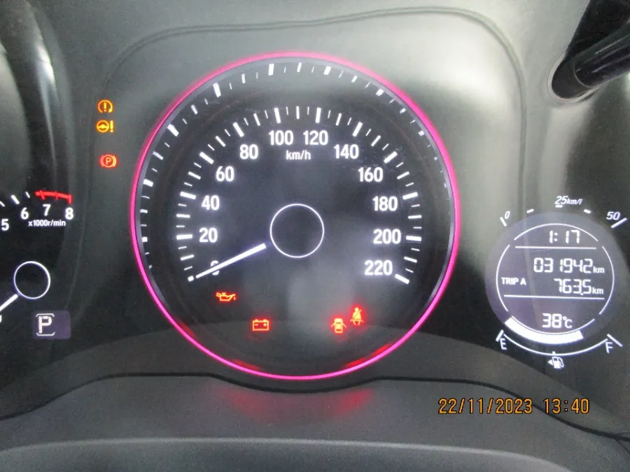 Foto Mobil Bekas Odometer Honda HR-V 1.5 E tahun 2016