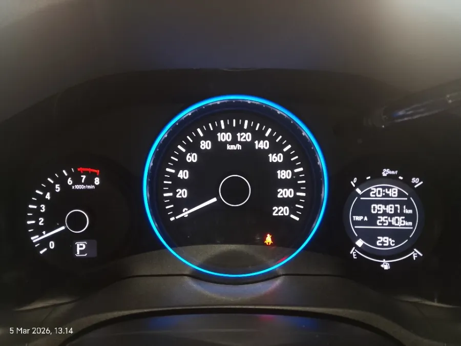 Foto Mobil Bekas Odometer Honda HR-V 1.5 E tahun 2016
