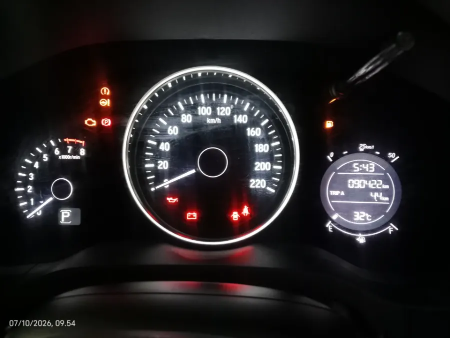 Foto Mobil Bekas Odometer Honda HR-V 1.5 E tahun 2016