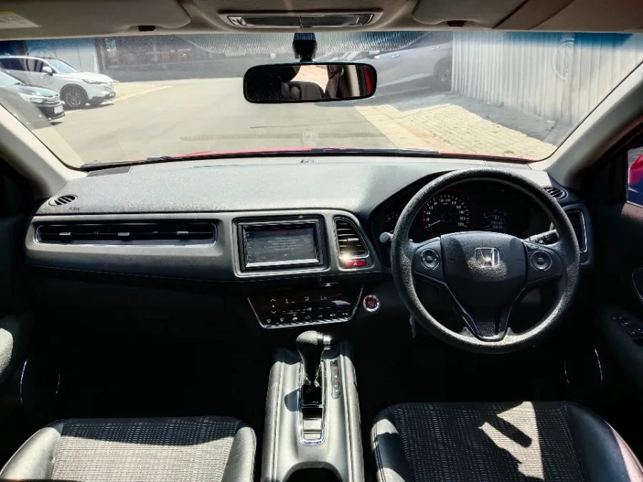Foto Mobil Bekas Dashboard Honda HR-V 1.5 E tahun 2017