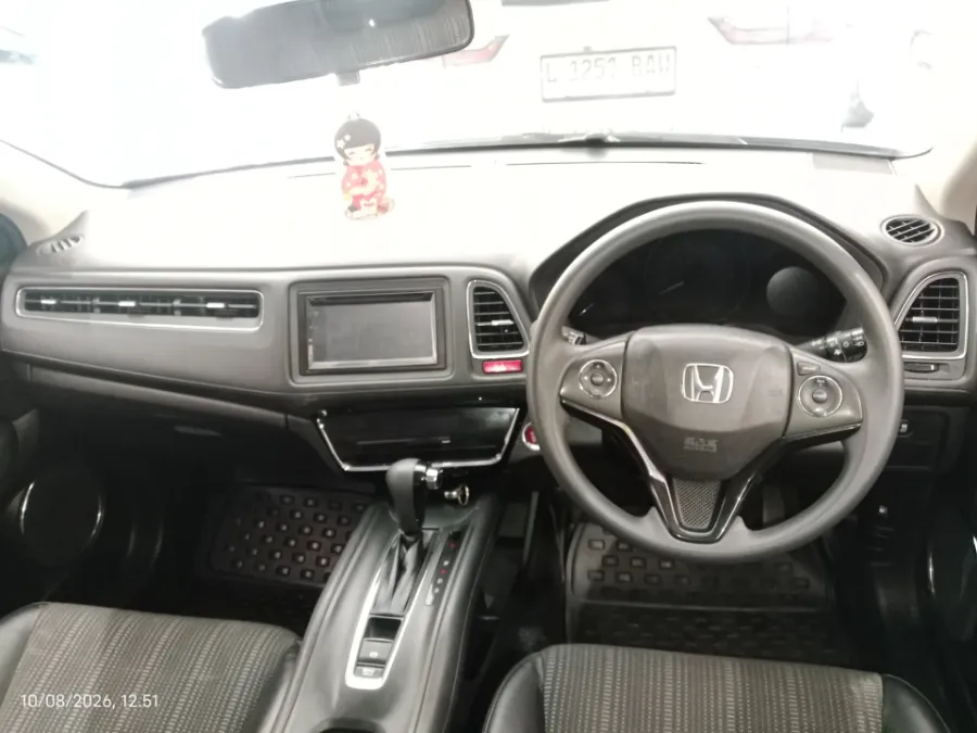 Foto Mobil Bekas Dashboard Honda HR-V 1.5 E tahun 2017