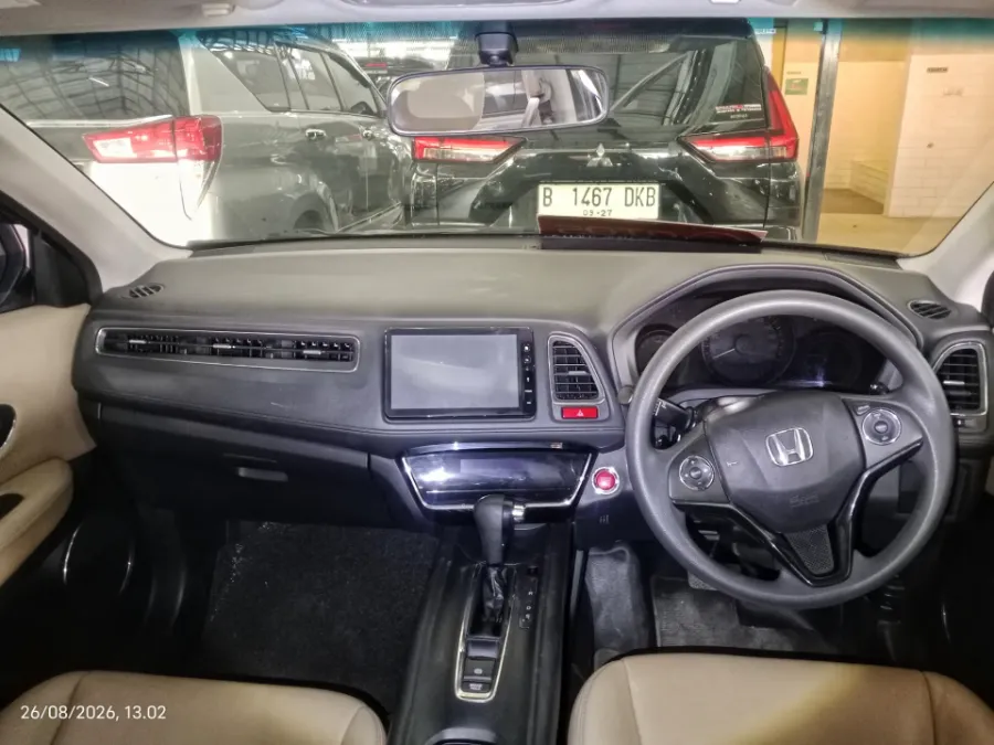 Foto Mobil Bekas Dashboard Honda HR-V 1.5 E tahun 2017