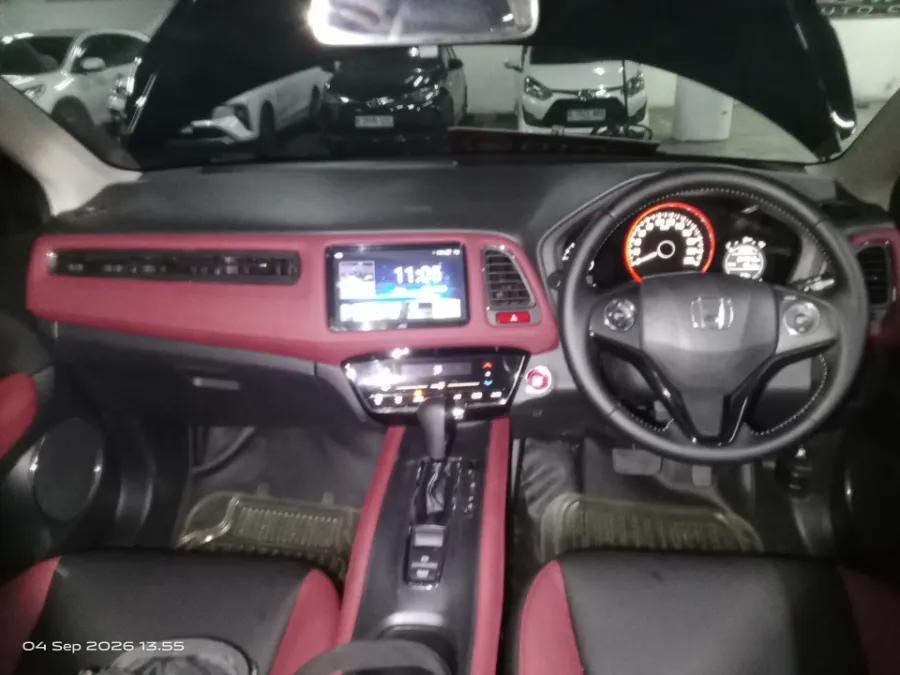 Foto Mobil Bekas Dashboard Honda HR-V 1.5 E tahun 2017