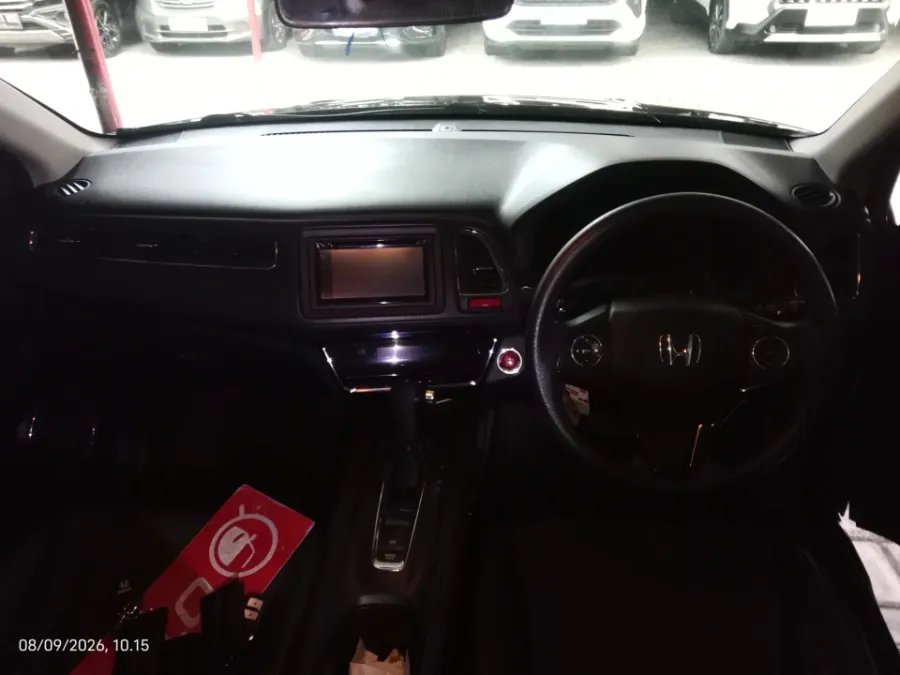 Foto Mobil Bekas Dashboard Honda HR-V 1.5 E tahun 2017