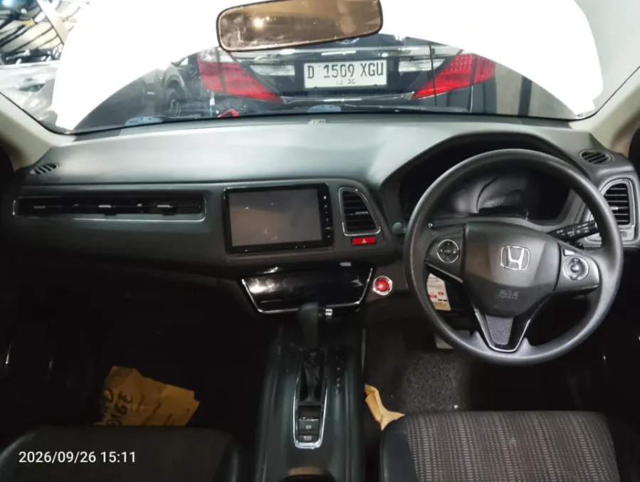 Foto Mobil Bekas Dashboard Honda HR-V 1.5 E tahun 2017