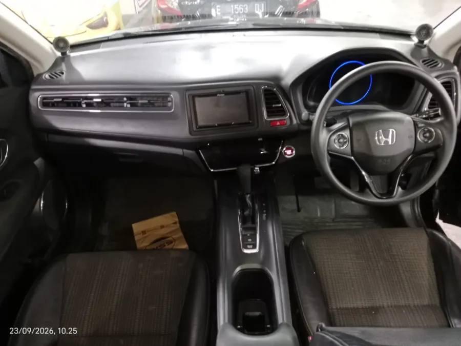 Foto Mobil Bekas Dashboard Honda HR-V 1.5 E tahun 2017