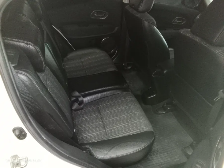 Foto Mobil Bekas Kabin Belakang Honda HR-V 1.5 E tahun 2017
