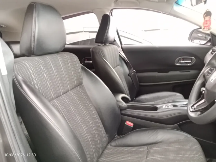 Foto Mobil Bekas Kabin Depan Honda HR-V 1.5 E tahun 2017