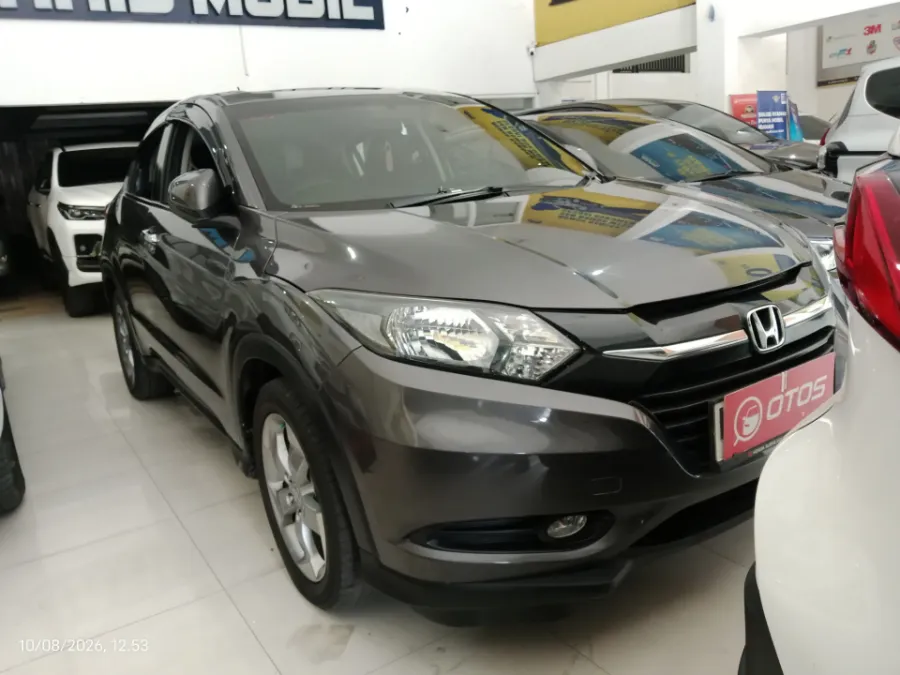 Foto Mobil Bekas Kanan Depan Honda HR-V 1.5 E tahun 2017