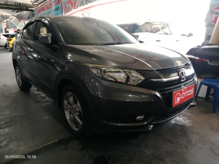 Foto Mobil Bekas Kanan Depan Honda HR-V 1.5 E tahun 2017