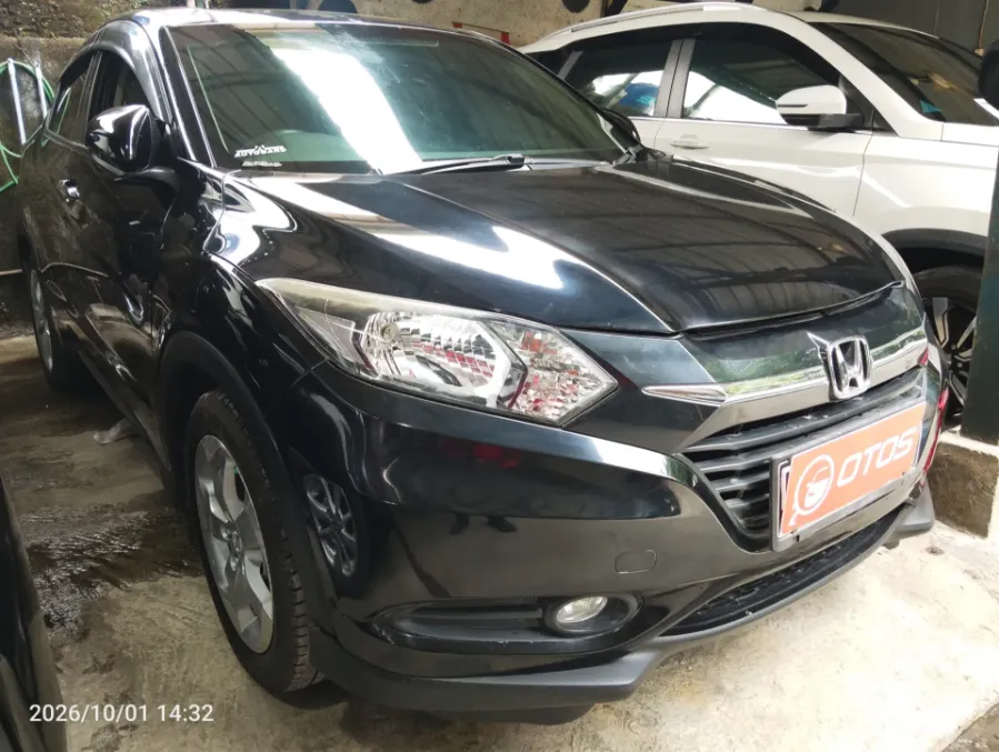 Foto Mobil Bekas Kanan Depan Honda HR-V 1.5 E tahun 2017