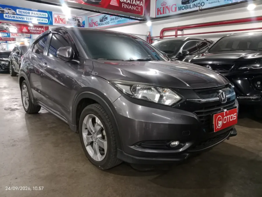 Foto Mobil Bekas Kanan Depan Honda HR-V 1.5 E tahun 2017