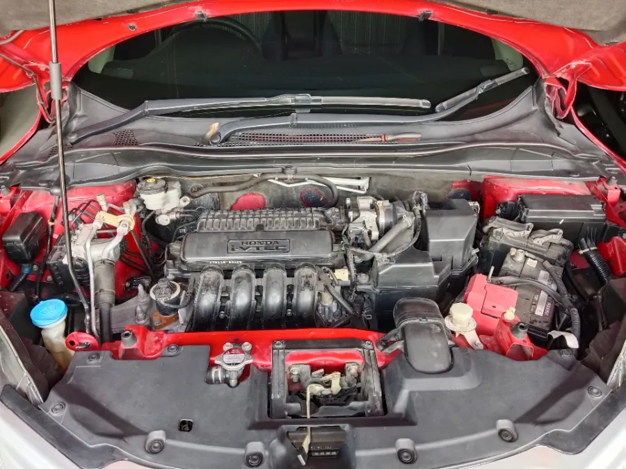 Foto Mobil Bekas Mesin Honda HR-V 1.5 E tahun 2017