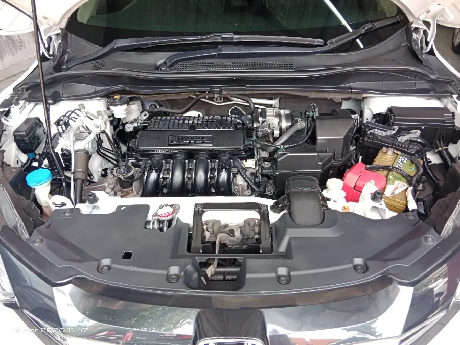 Foto Mobil Bekas Mesin Honda HR-V 1.5 E tahun 2017