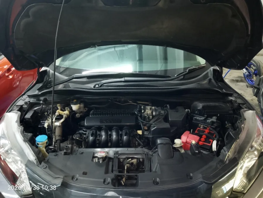 Foto Mobil Bekas Mesin Honda HR-V 1.5 E tahun 2017