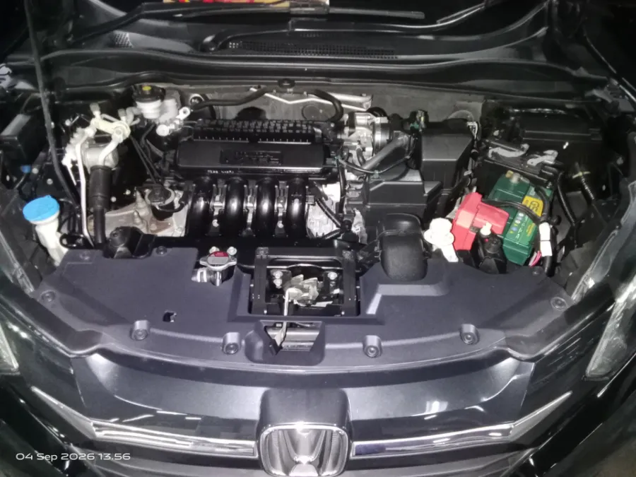 Foto Mobil Bekas Mesin Honda HR-V 1.5 E tahun 2017
