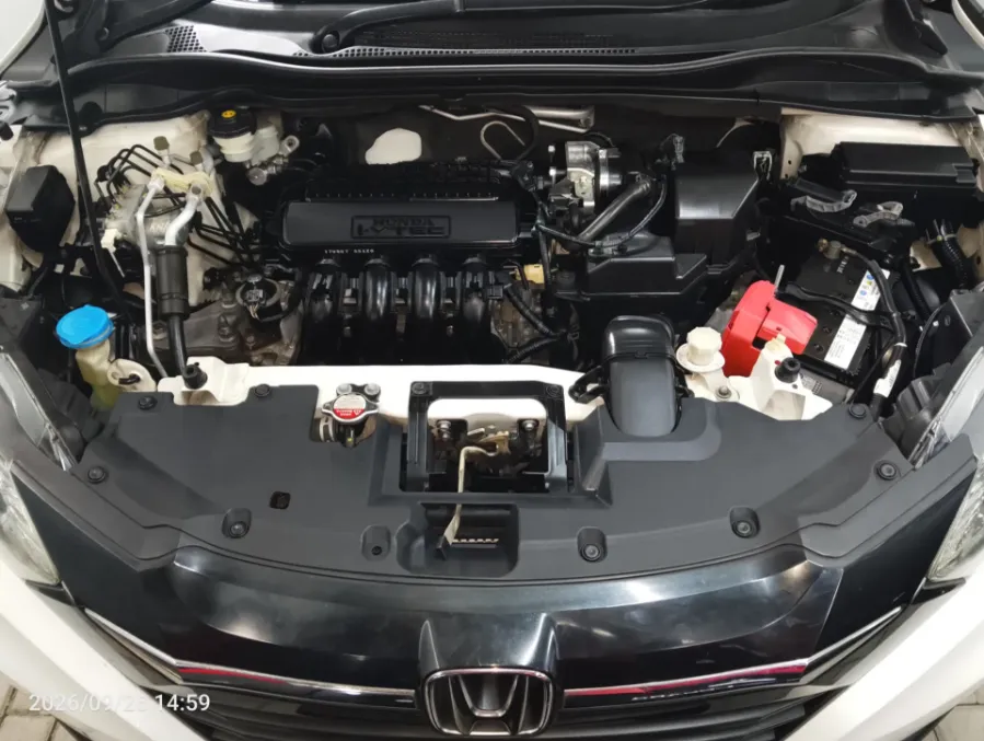 Foto Mobil Bekas Mesin Honda HR-V 1.5 E tahun 2017