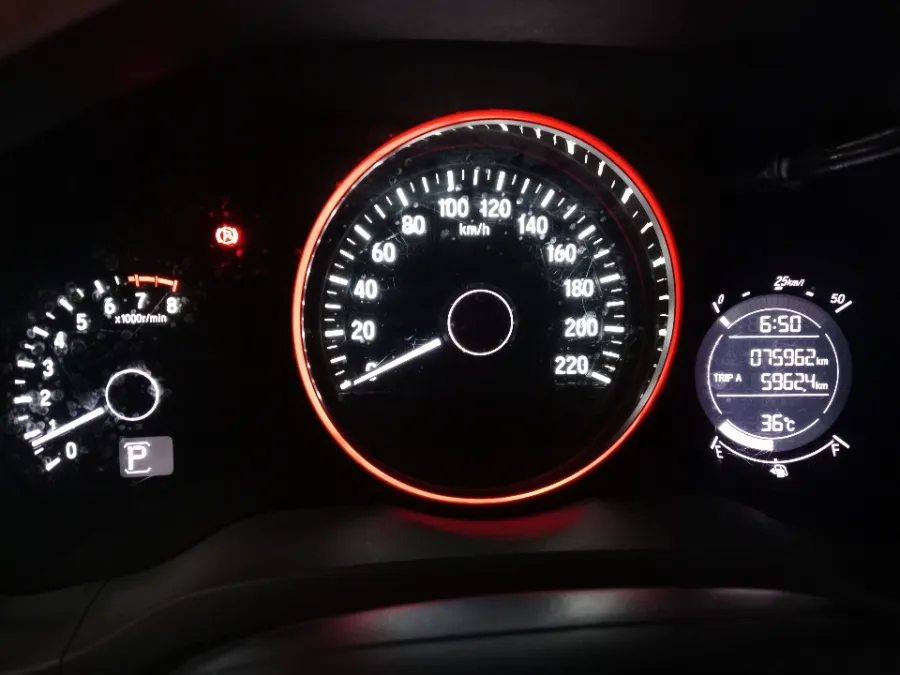 Foto Mobil Bekas Odometer Honda HR-V 1.5 E tahun 2017