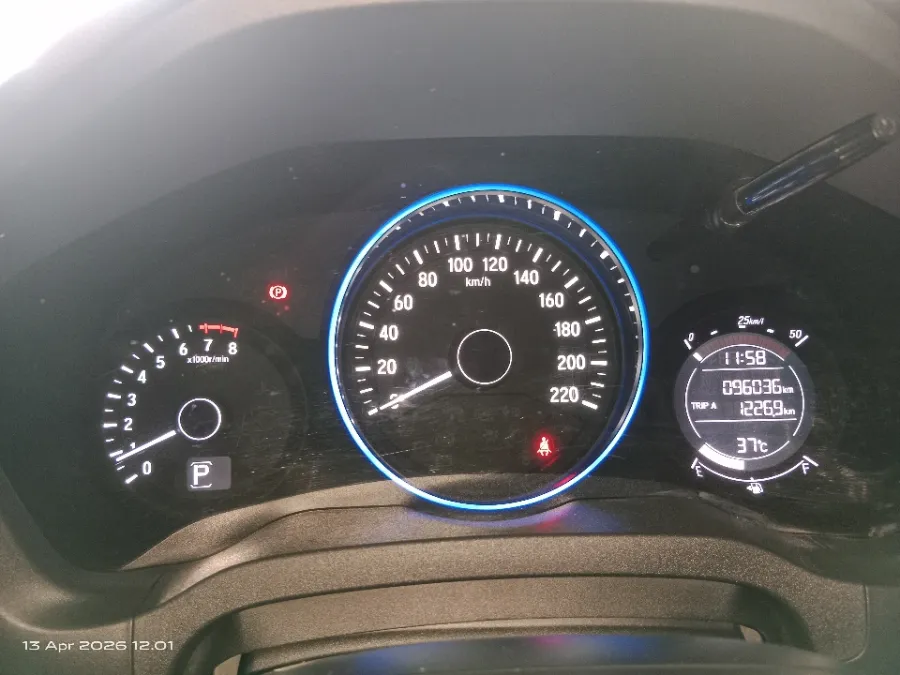 Foto Mobil Bekas Odometer Honda HR-V 1.5 E tahun 2017