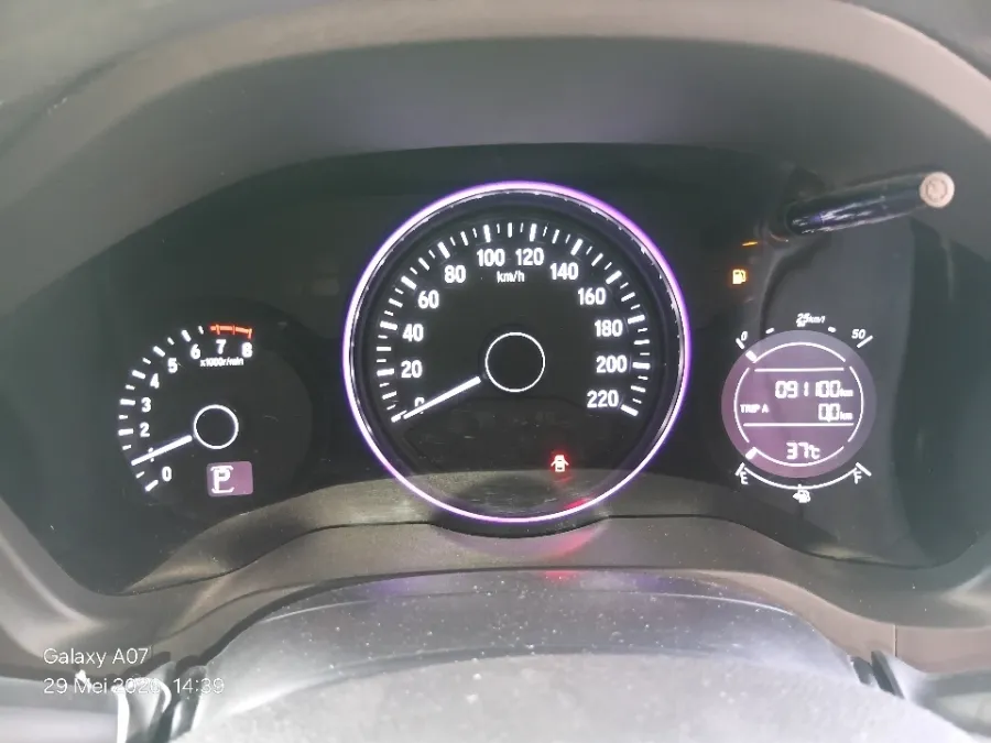 Foto Mobil Bekas Odometer Honda HR-V 1.5 E tahun 2017