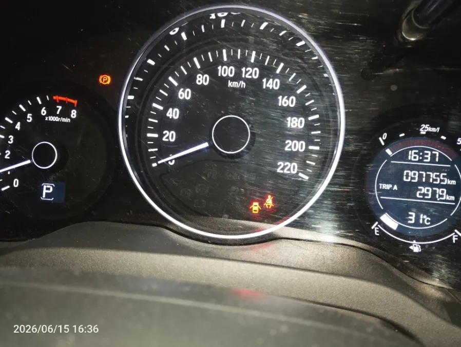 Foto Mobil Bekas Odometer Honda HR-V 1.5 E tahun 2017