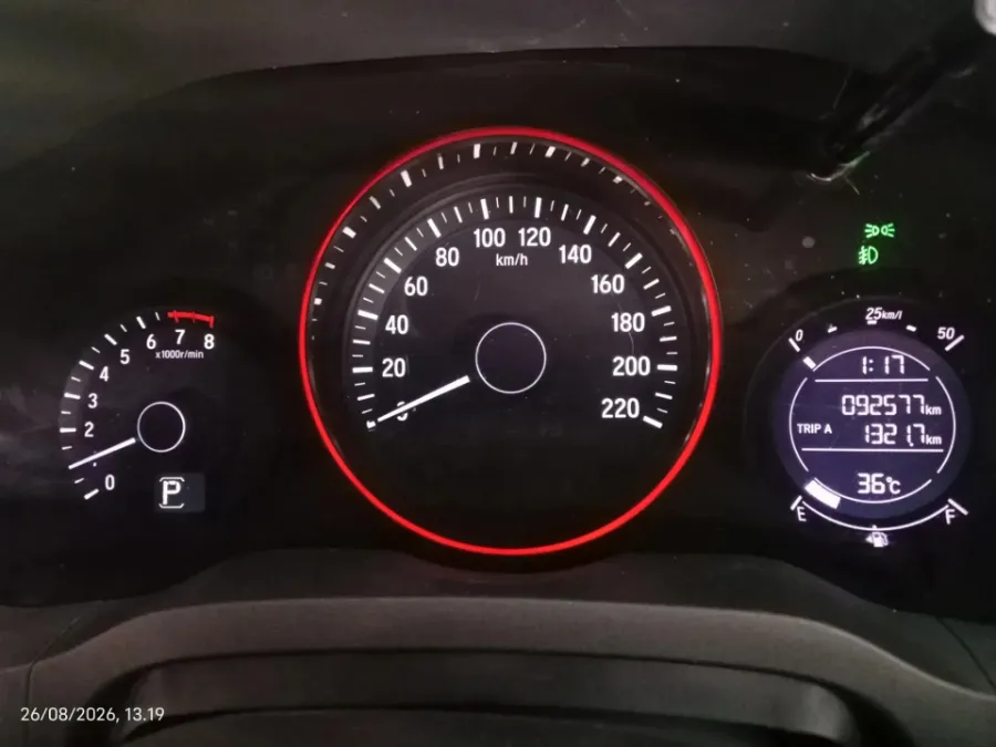 Foto Mobil Bekas Odometer Honda HR-V 1.5 E tahun 2017