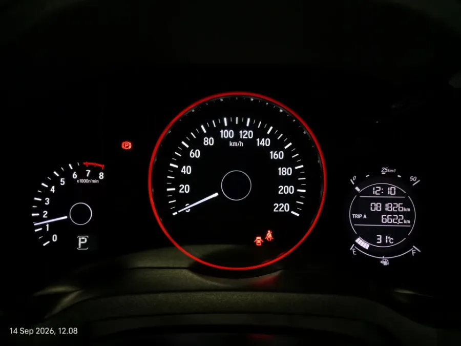 Foto Mobil Bekas Odometer Honda HR-V 1.5 E tahun 2017