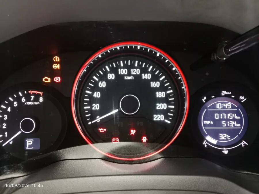 Foto Mobil Bekas Odometer Honda HR-V 1.5 E tahun 2017