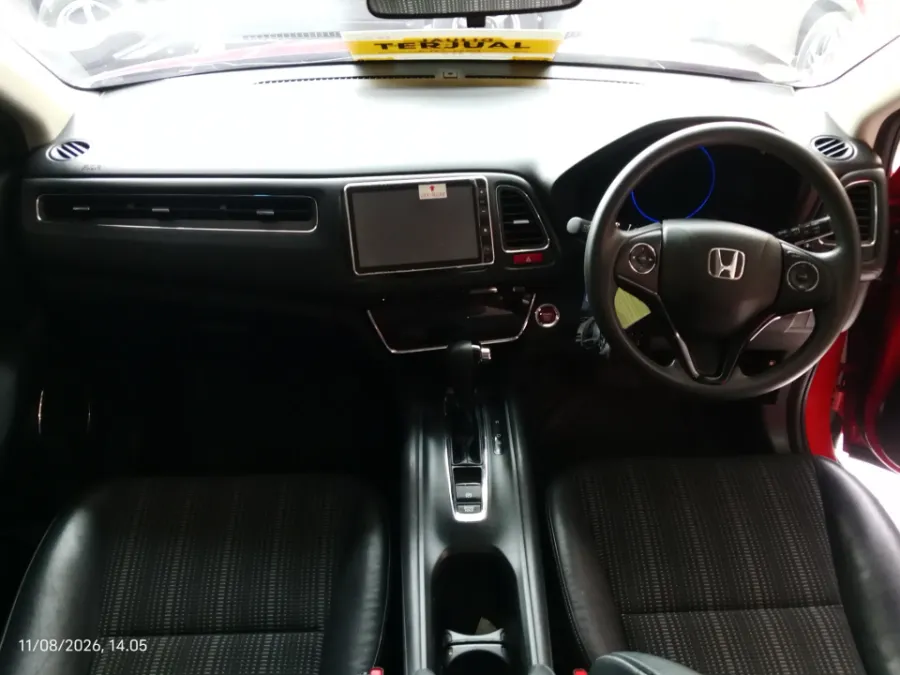 Foto Mobil Bekas Dashboard Honda HR-V 1.5 E tahun 2018