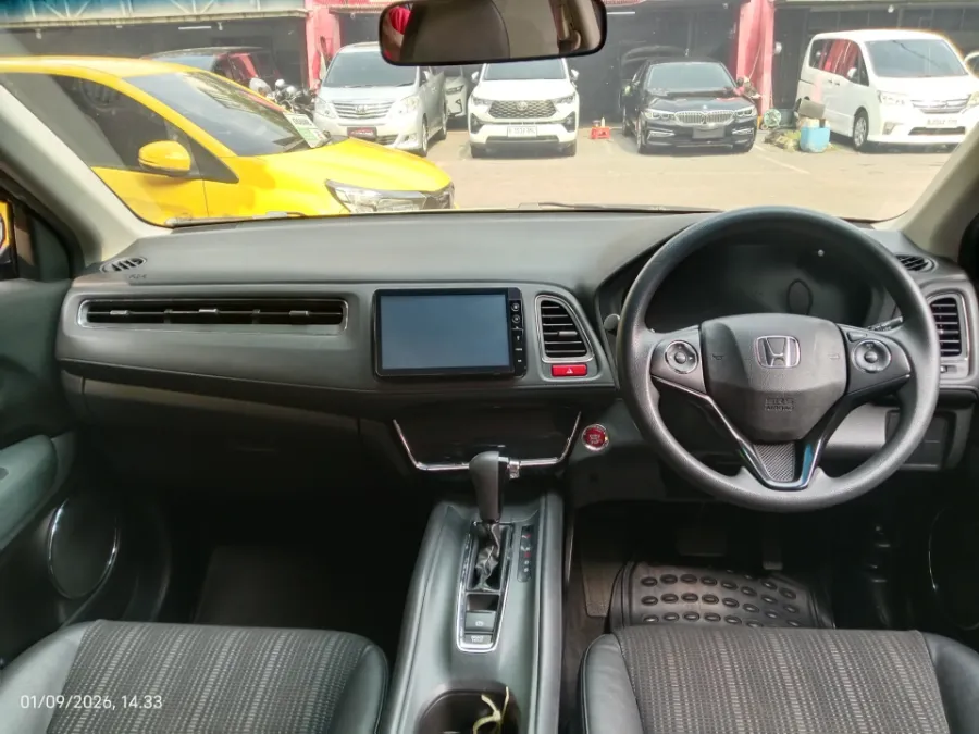 Foto Mobil Bekas Dashboard Honda HR-V 1.5 E tahun 2018