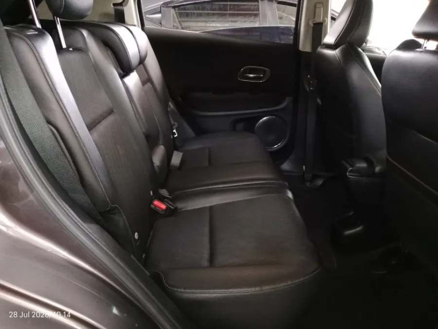 Foto Mobil Bekas Kabin Belakang Honda HR-V 1.5 E tahun 2018