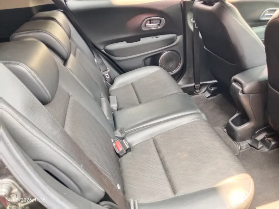 Foto Mobil Bekas Kabin Belakang Honda HR-V 1.5 E tahun 2018