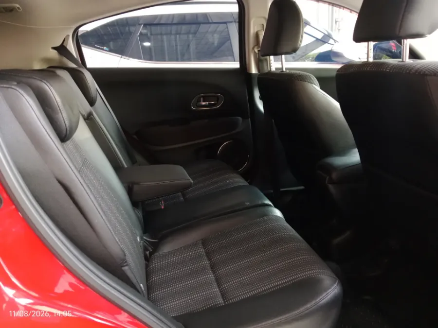 Foto Mobil Bekas Kabin Belakang Honda HR-V 1.5 E tahun 2018