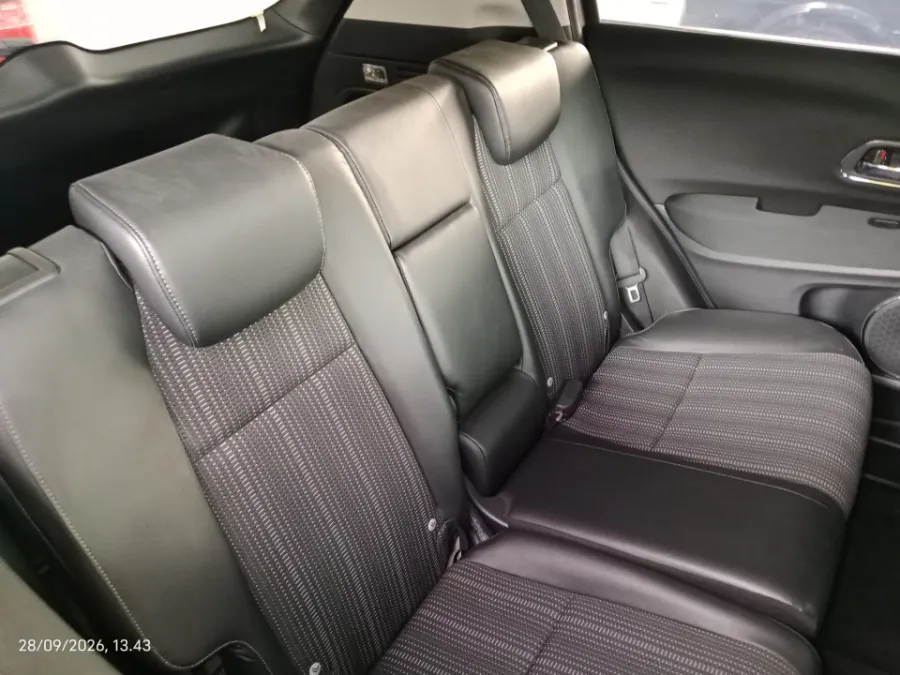 Foto Mobil Bekas Kabin Belakang Honda HR-V 1.5 E tahun 2018