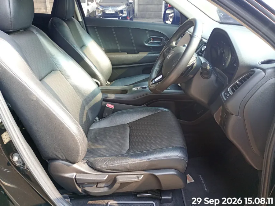 Foto Mobil Bekas Kabin Depan Honda HR-V 1.5 E tahun 2018