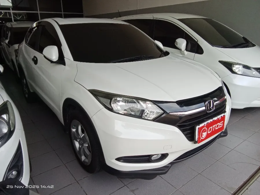 Foto Mobil Bekas Kanan Depan Honda HR-V 1.5 E tahun 2018
