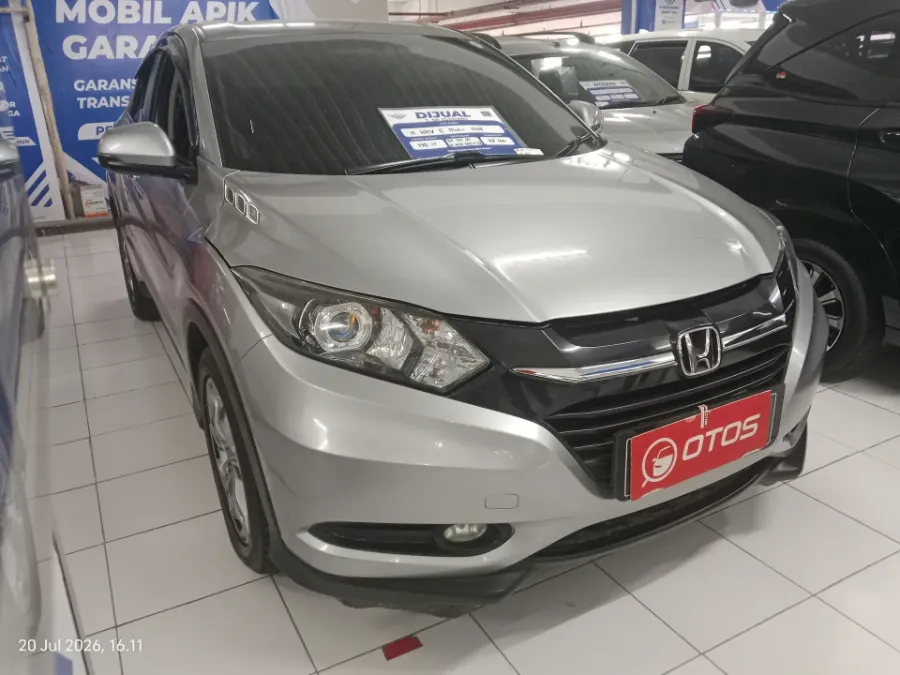 Foto Mobil Bekas Kanan Depan Honda HR-V 1.5 E tahun 2018