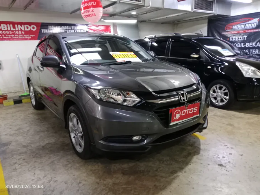 Foto Mobil Bekas Kanan Depan Honda HR-V 1.5 E tahun 2018