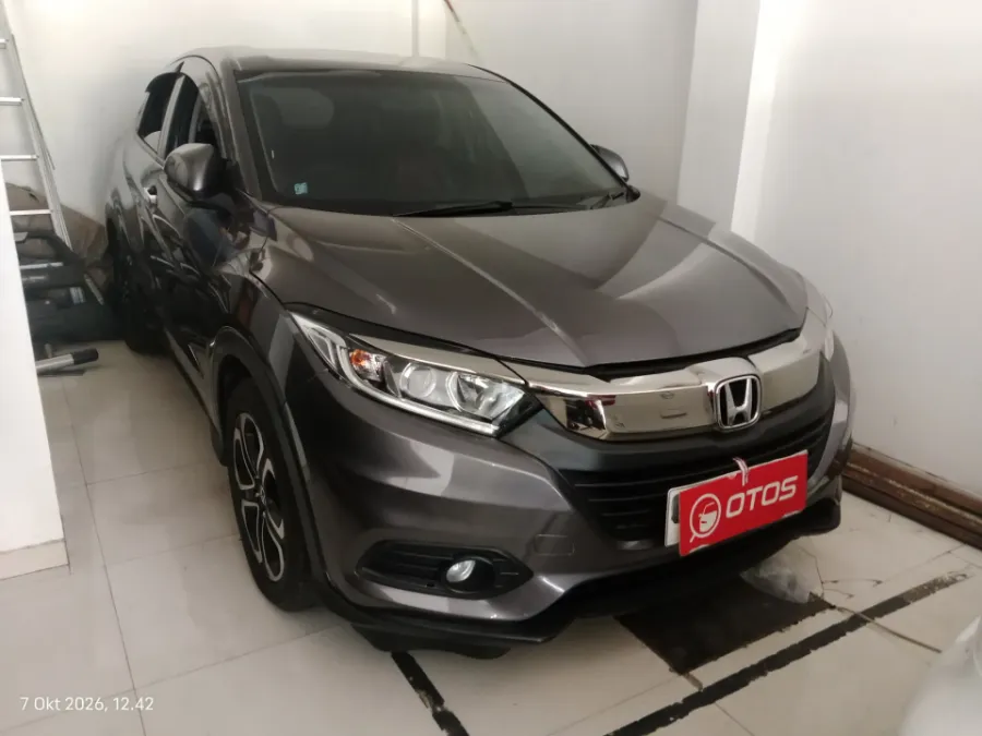 Foto Mobil Bekas Kanan Depan Honda HR-V 1.5 E tahun 2018