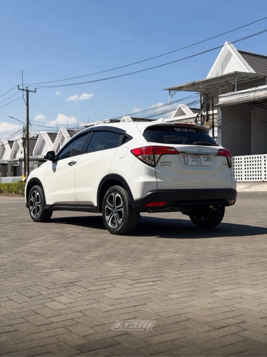 Foto Mobil Bekas Kiri Belakang Honda HR-V 1.5 E tahun 2018