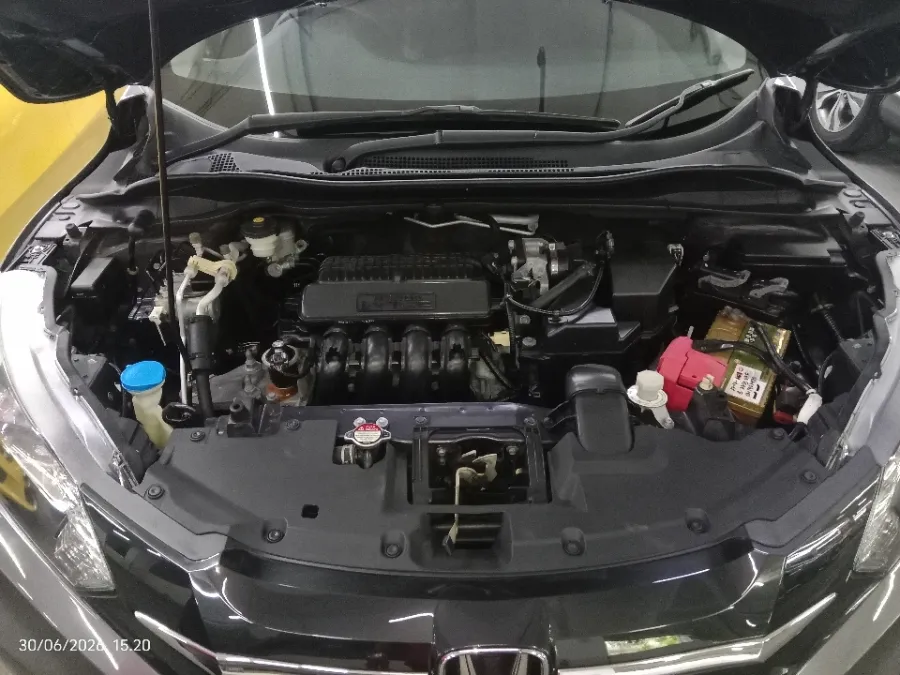 Foto Mobil Bekas Mesin Honda HR-V 1.5 E tahun 2018