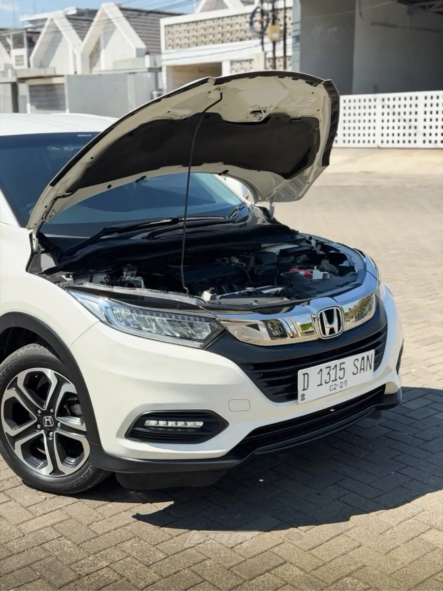 Foto Mobil Bekas Mesin Honda HR-V 1.5 E tahun 2018