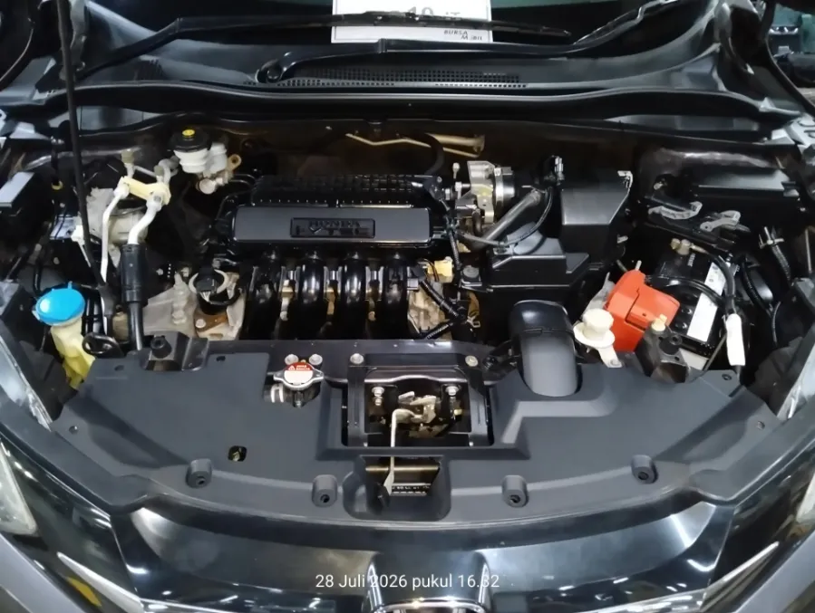 Foto Mobil Bekas Mesin Honda HR-V 1.5 E tahun 2018