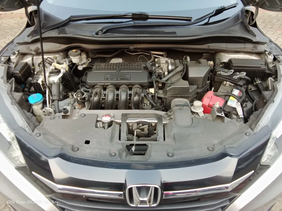 Foto Mobil Bekas Mesin Honda HR-V 1.5 E tahun 2018