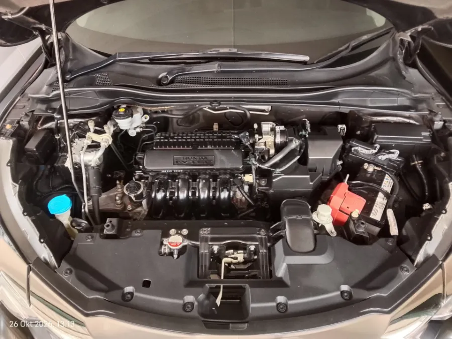 Foto Mobil Bekas Mesin Honda HR-V 1.5 E tahun 2018