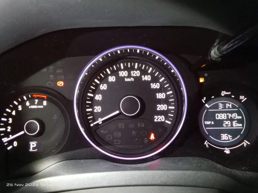 Foto Mobil Bekas Odometer Honda HR-V 1.5 E tahun 2018