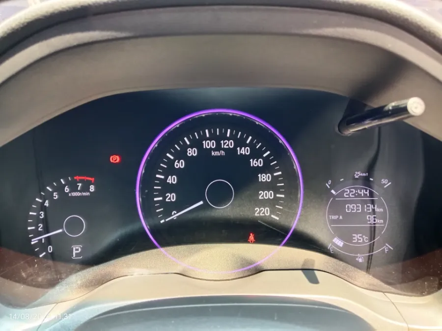 Foto Mobil Bekas Odometer Honda HR-V 1.5 E tahun 2018