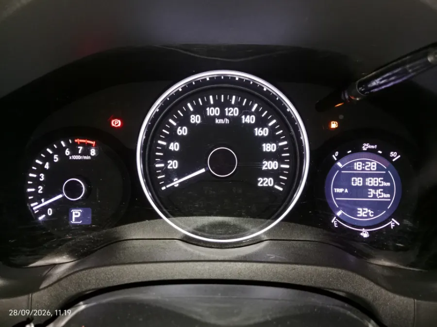 Foto Mobil Bekas Odometer Honda HR-V 1.5 E tahun 2018