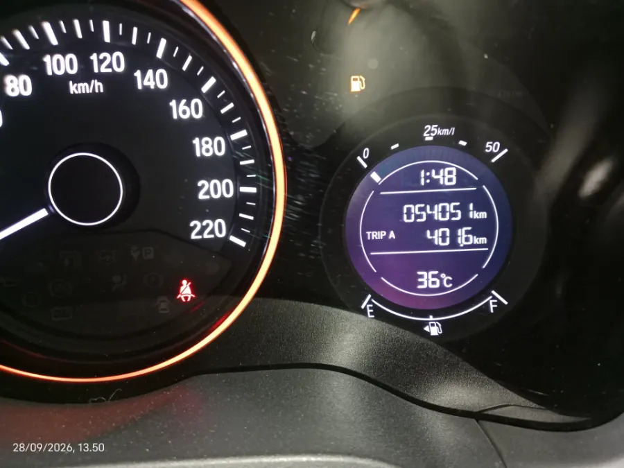 Foto Mobil Bekas Odometer Honda HR-V 1.5 E tahun 2018