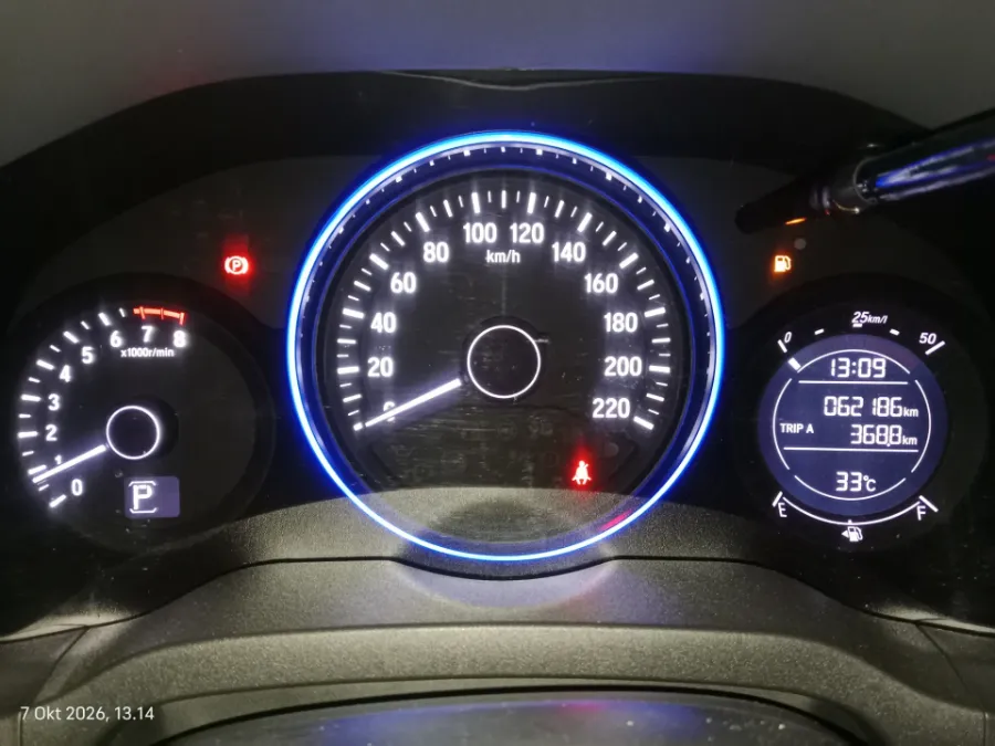 Foto Mobil Bekas Odometer Honda HR-V 1.5 E tahun 2018
